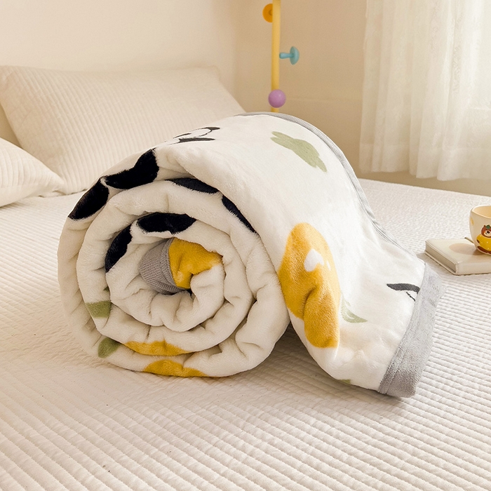 91家纺网 家纺一手货源 找家纺 启发毛毯 2025新款高克重双面牛奶绒盖毯 小熊猫