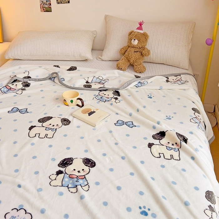 91家纺网 家纺一手货源 找家纺 启发毛毯 2025新款高克重双面牛奶绒盖毯 圆点狗