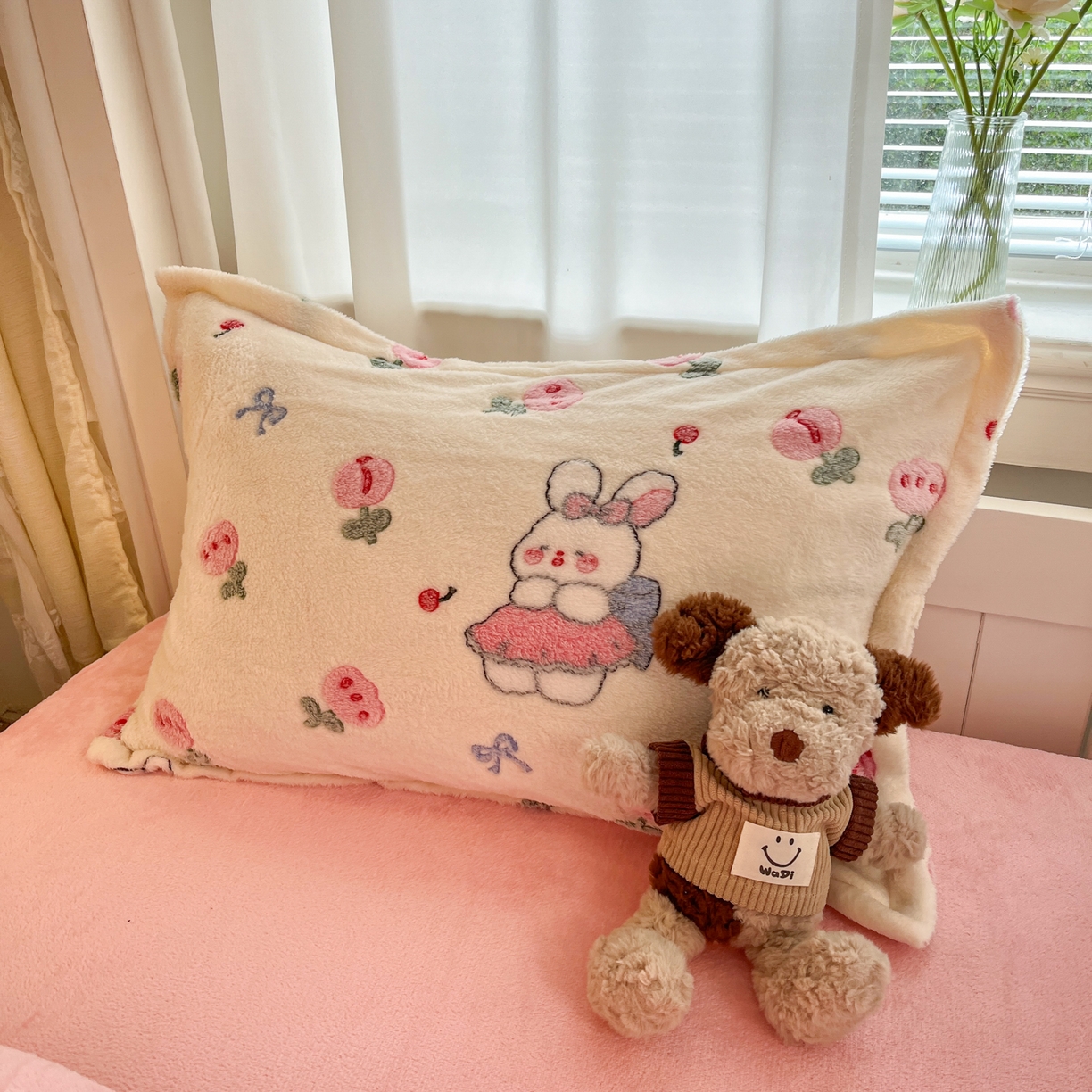 91家纺网 家纺一手货源 找家纺 川悦生活 2025新款雪花绒宿舍床笠款三件套 郁金奶兔