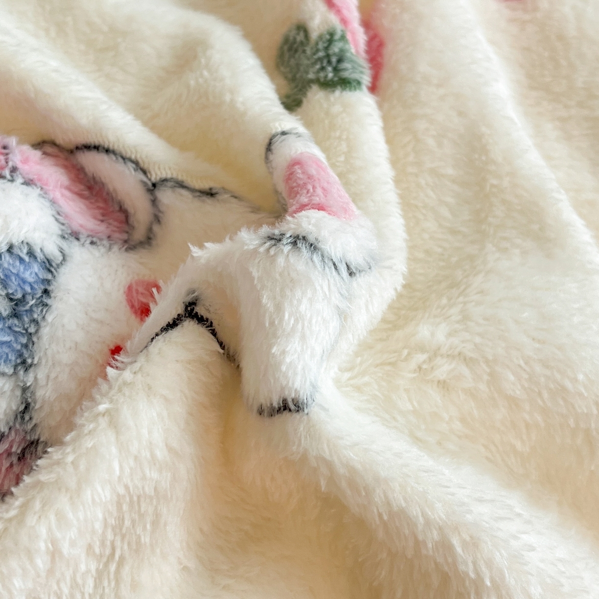 91家纺网 家纺一手货源 找家纺 川悦生活 2025新款雪花绒宿舍床笠款三件套 郁金奶兔