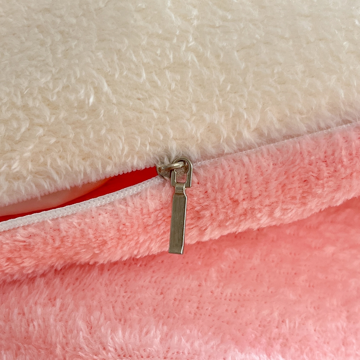 91家纺网 家纺一手货源 找家纺 川悦生活 2025新款雪花绒宿舍床笠款三件套 郁金奶兔