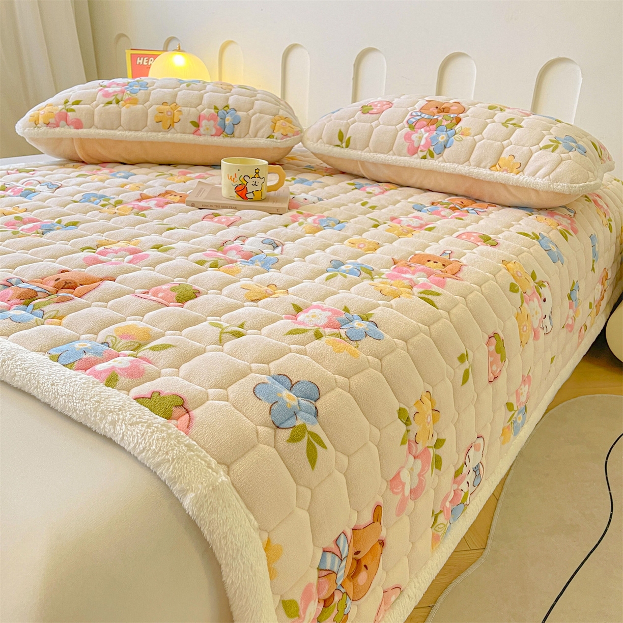 91家纺网 家纺一手货源 找家纺 雯豆家纺 2025新款加厚床垫床褥子牛奶绒床褥床护垫学生宿舍垫子铺底 牛奶绒床褥-彩色萌宠