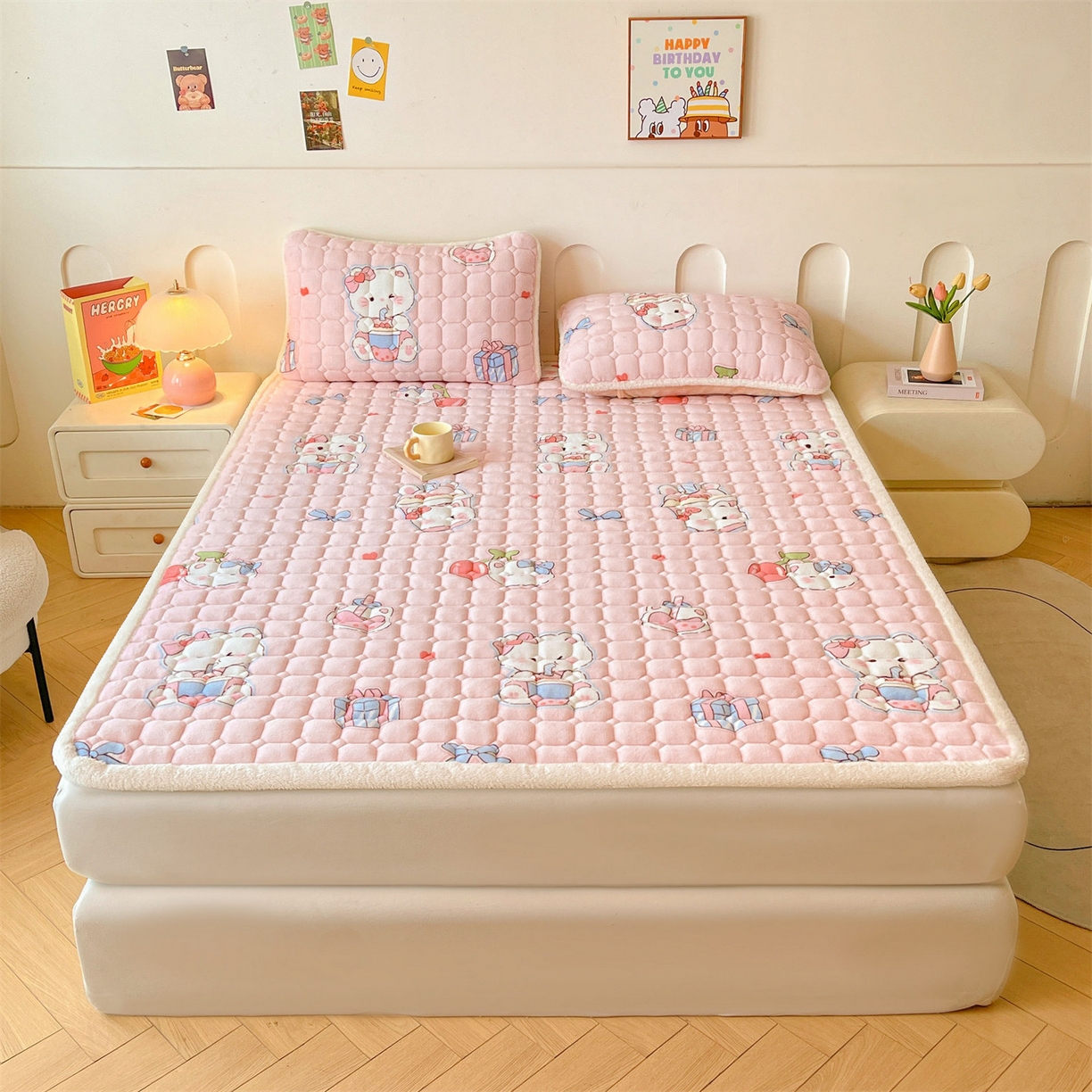 91家纺网 家纺一手货源 找家纺 雯豆家纺 2025新款加厚床垫床褥子牛奶绒床褥床护垫学生宿舍垫子铺底 牛奶绒床褥-茶杯猫咪