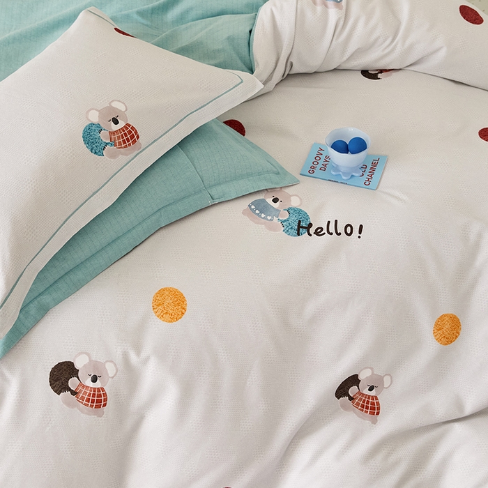 91家纺网 家纺一手货源 找家纺 梧桐树 2025新款100%全棉纯棉磨毛四件套-小清新系列 K07树袋熊