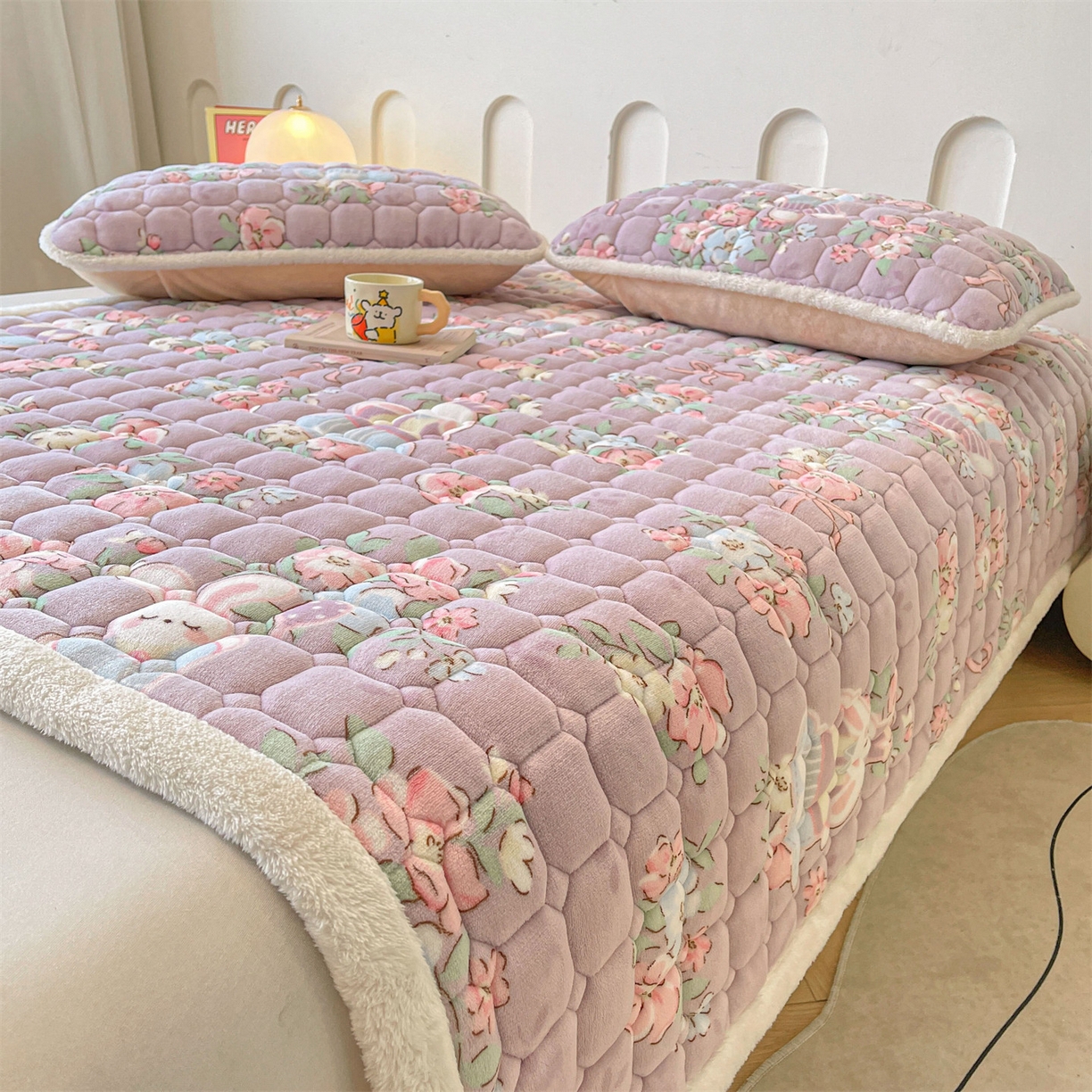 91家纺网 家纺一手货源 找家纺 雯豆家纺 2025新款加厚床垫床褥子牛奶绒床褥床护垫学生宿舍垫子铺底 牛奶绒床褥-花花仙子