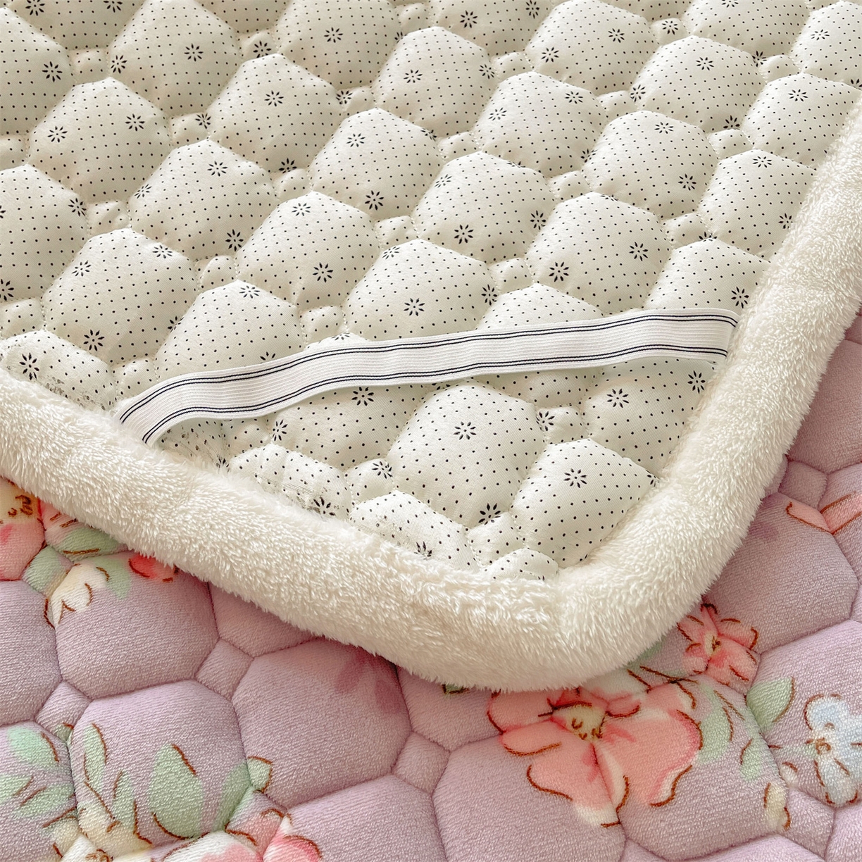 91家纺网 家纺一手货源 找家纺 雯豆家纺 2025新款加厚床垫床褥子牛奶绒床褥床护垫学生宿舍垫子铺底 牛奶绒床褥-花花仙子