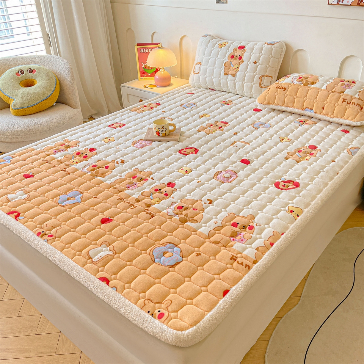 91家纺网 家纺一手货源 找家纺 雯豆家纺 2025新款加厚床垫床褥子牛奶绒床褥床护垫学生宿舍垫子铺底 牛奶绒床褥-欢乐聚会