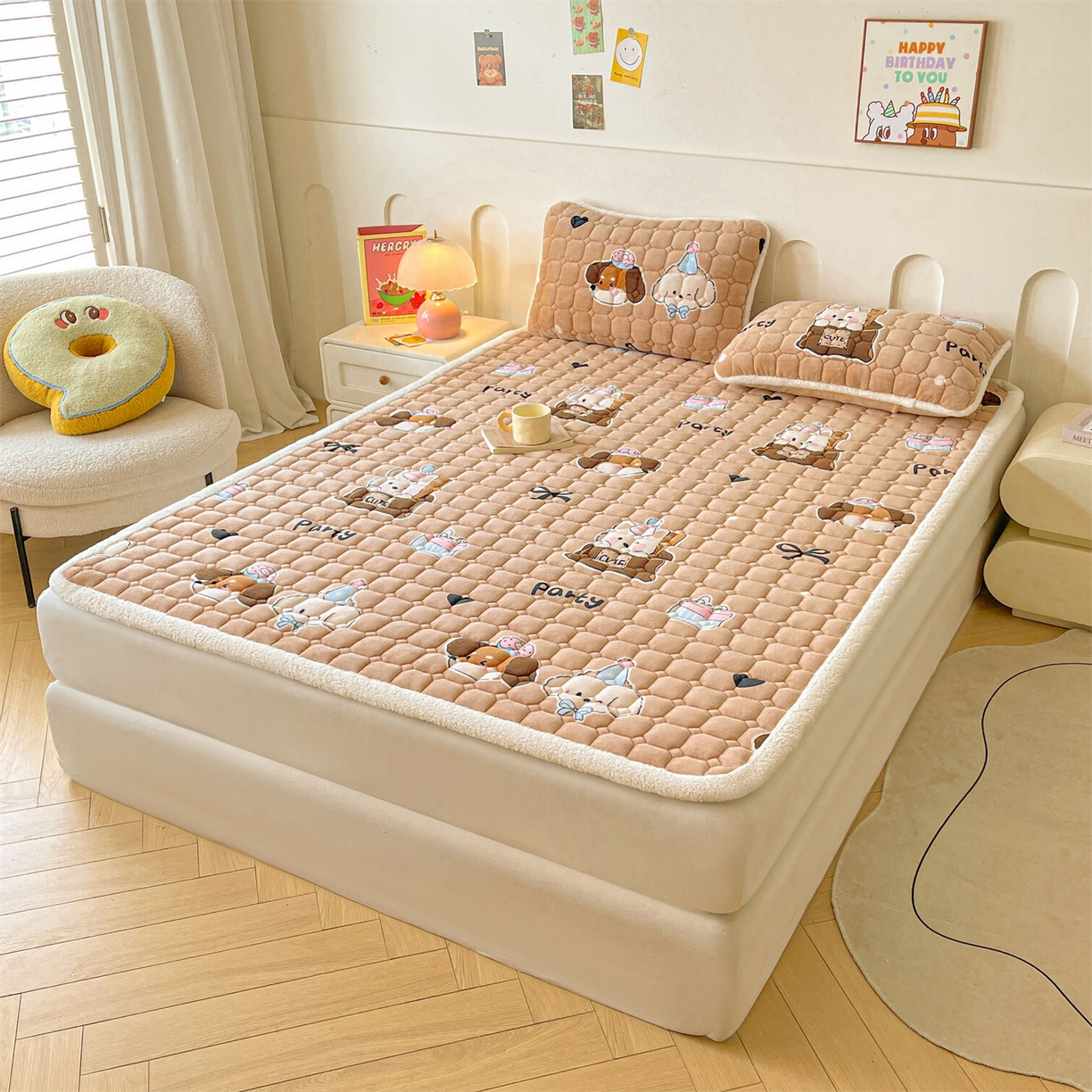 91家纺网 家纺一手货源 找家纺 雯豆家纺 2025新款加厚床垫床褥子牛奶绒床褥床护垫学生宿舍垫子铺底 牛奶绒床褥-狂欢派对