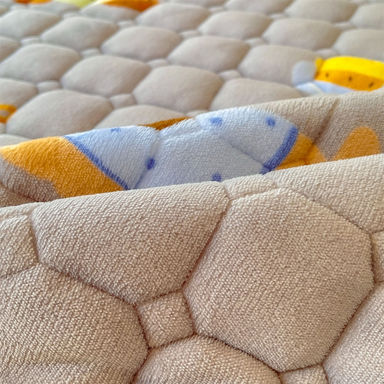 91家纺网 家纺一手货源 找家纺 雯豆家纺 2025新款加厚床垫床褥子牛奶绒床褥床护垫学生宿舍垫子铺底 牛奶绒床褥-腊肠狗