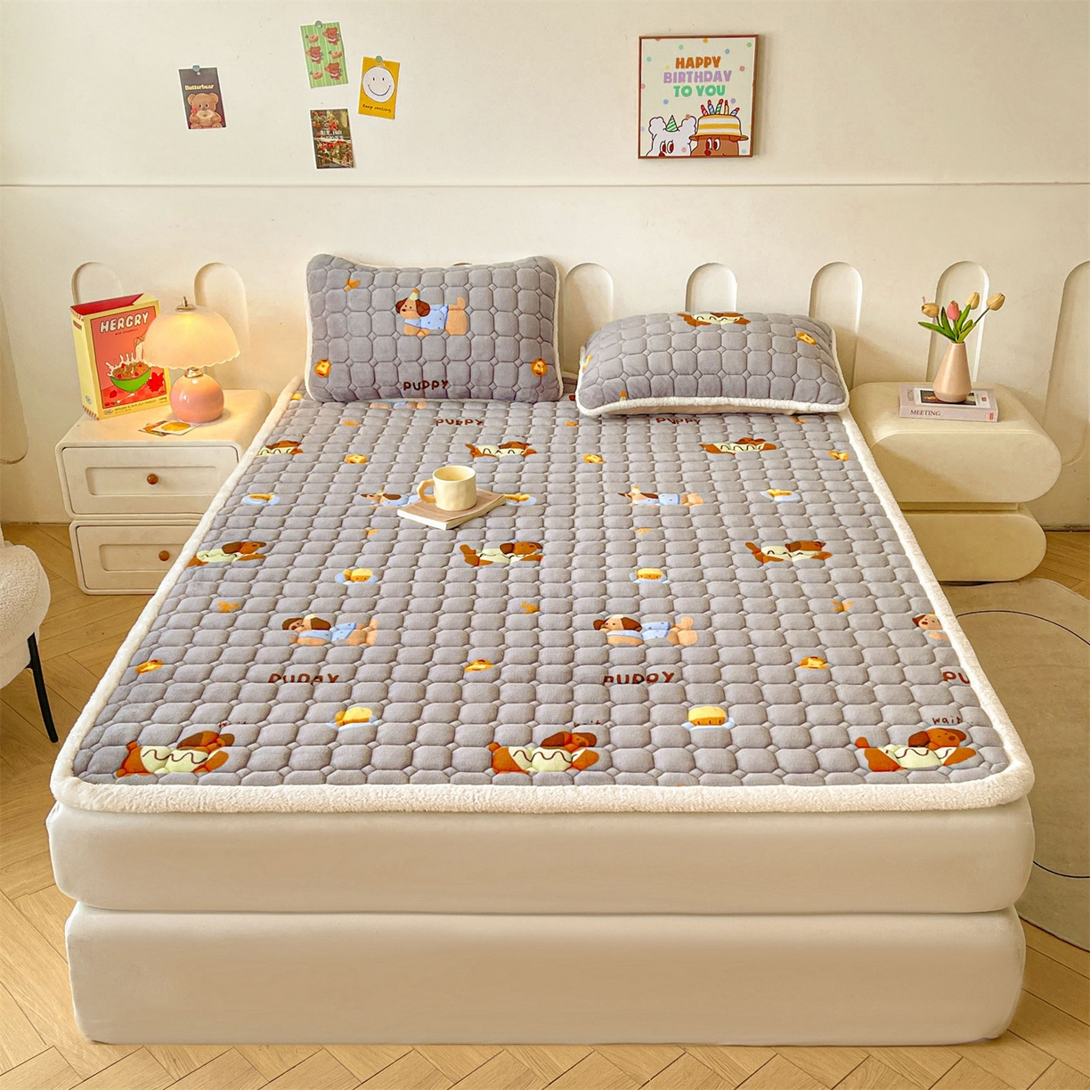 91家纺网 家纺一手货源 找家纺 雯豆家纺 2025新款加厚床垫床褥子牛奶绒床褥床护垫学生宿舍垫子铺底 牛奶绒床褥-腊肠狗