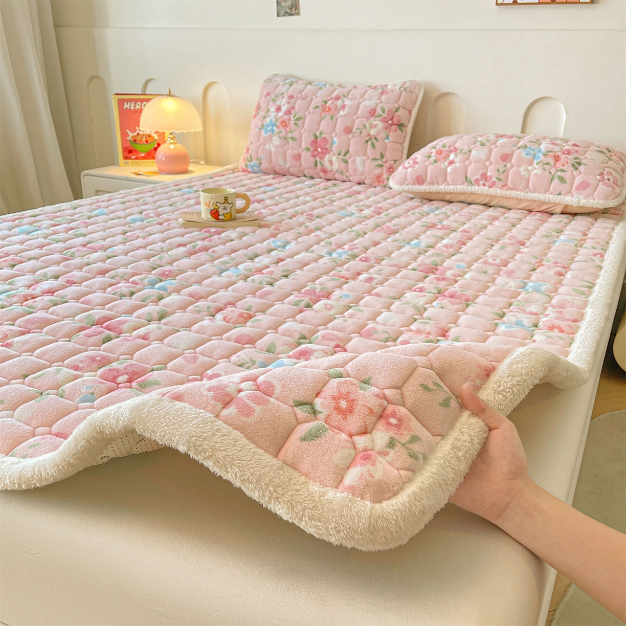 91家纺网 家纺一手货源 找家纺 雯豆家纺 2025新款加厚床垫床褥子牛奶绒床褥床护垫学生宿舍垫子铺底 牛奶绒床褥-莱茵