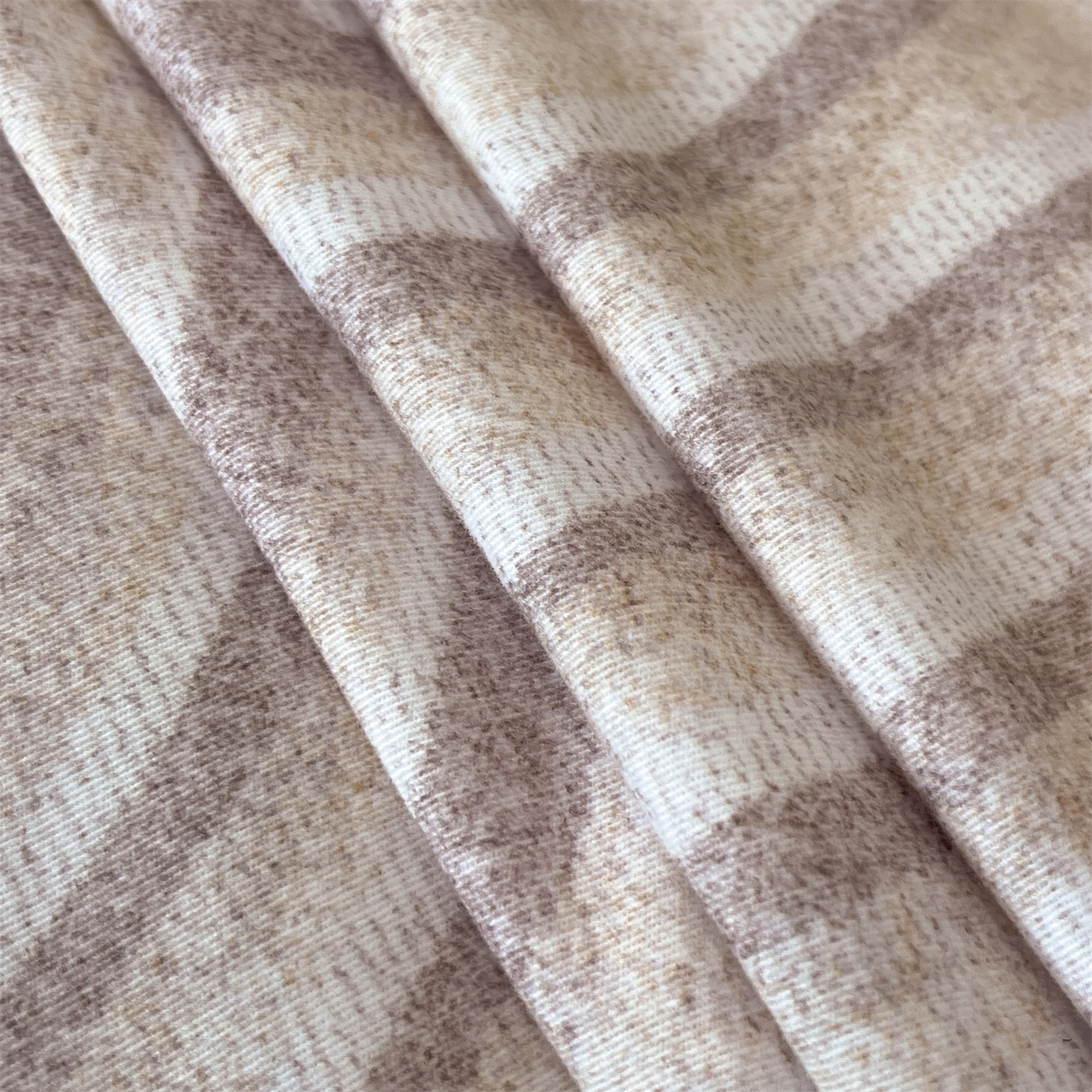 91家纺网 家纺一手货源 找家纺 笙意家纺 2025新款A类全棉纯棉磨毛刺绣印花四件套 湖光