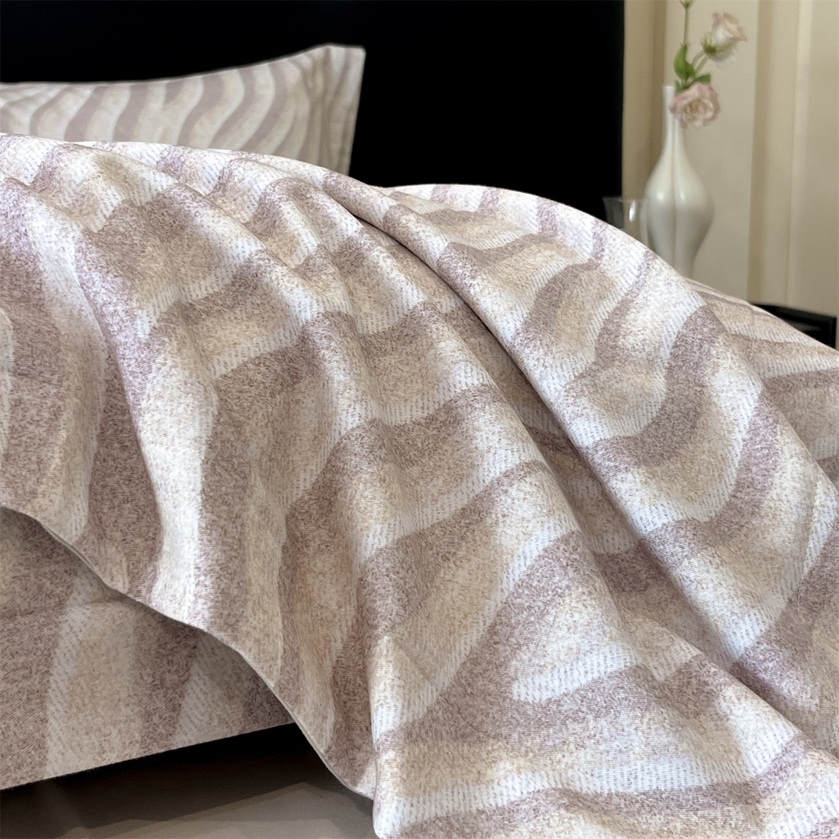 91家纺网 家纺一手货源 找家纺 笙意家纺 2025新款A类全棉纯棉磨毛刺绣印花四件套 湖光