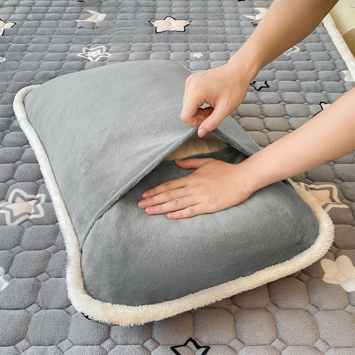 91家纺网 家纺一手货源 找家纺 雯豆家纺 2025新款加厚床垫床褥子牛奶绒床褥床护垫学生宿舍垫子铺底 牛奶绒床褥-满天星