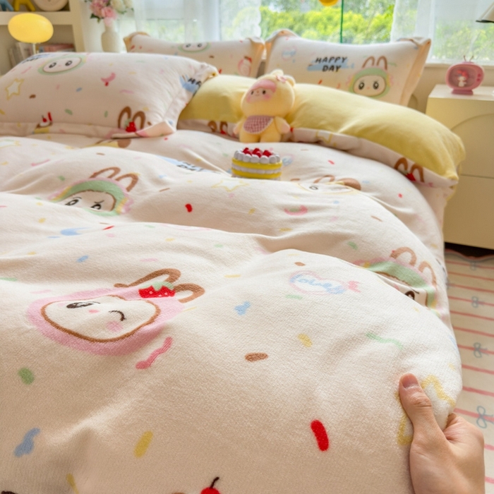 91家纺网 家纺一手货源 找家纺 （总）丝羽坊 2025新款200克加厚小清新牛奶绒床单款 床笠款四件套 被套