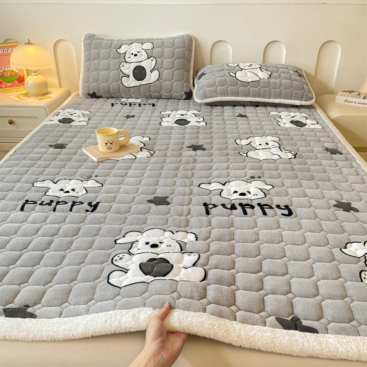 雯豆家纺 2025新款加厚床垫床褥子牛奶绒床褥床护垫学生宿舍垫子铺底 牛奶绒床褥-皮皮狗