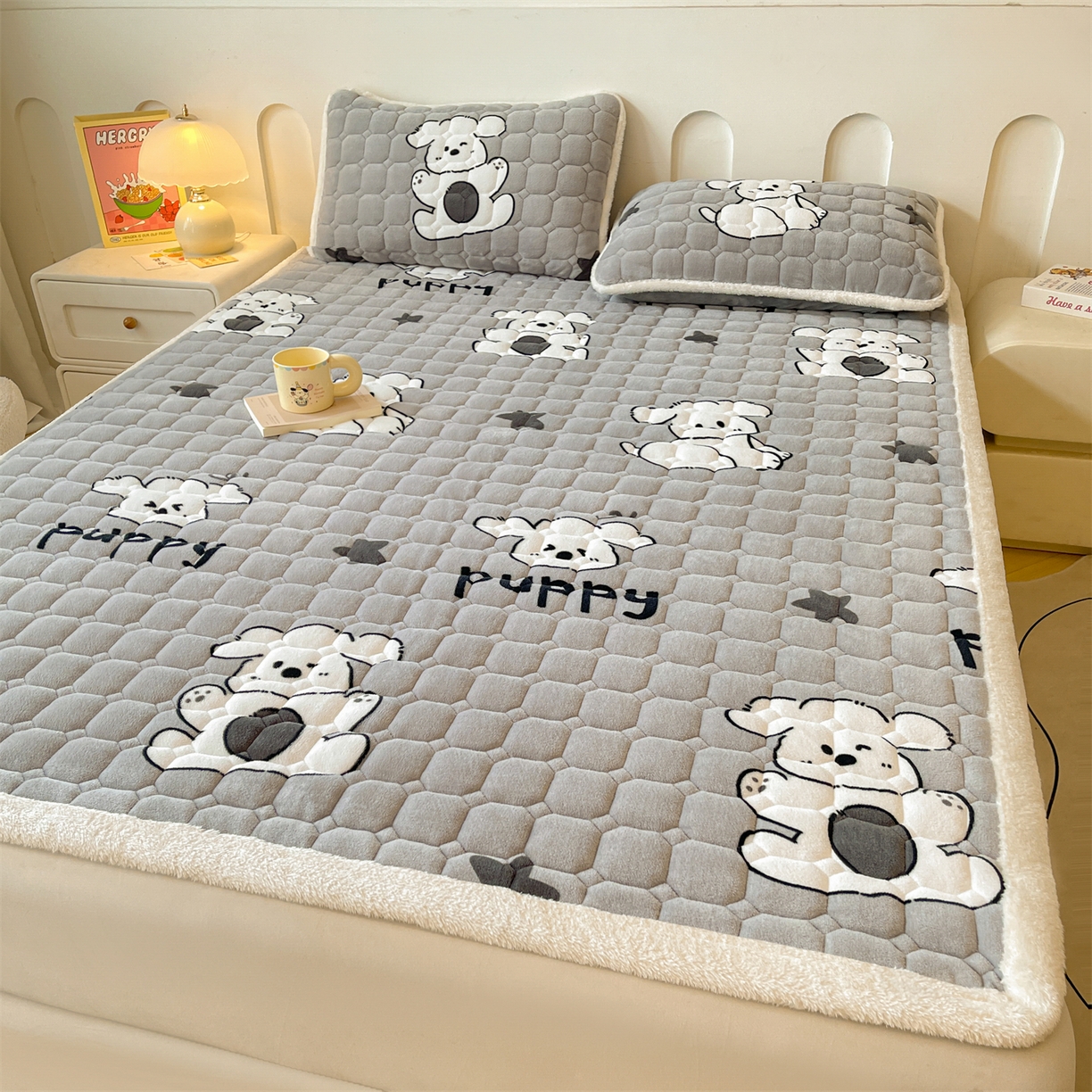 91家纺网 家纺一手货源 找家纺 雯豆家纺 2025新款加厚床垫床褥子牛奶绒床褥床护垫学生宿舍垫子铺底 牛奶绒床褥-皮皮狗