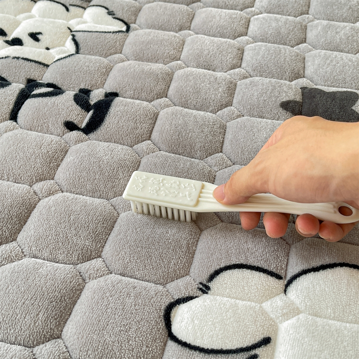 91家纺网 家纺一手货源 找家纺 雯豆家纺 2025新款加厚床垫床褥子牛奶绒床褥床护垫学生宿舍垫子铺底 牛奶绒床褥-皮皮狗