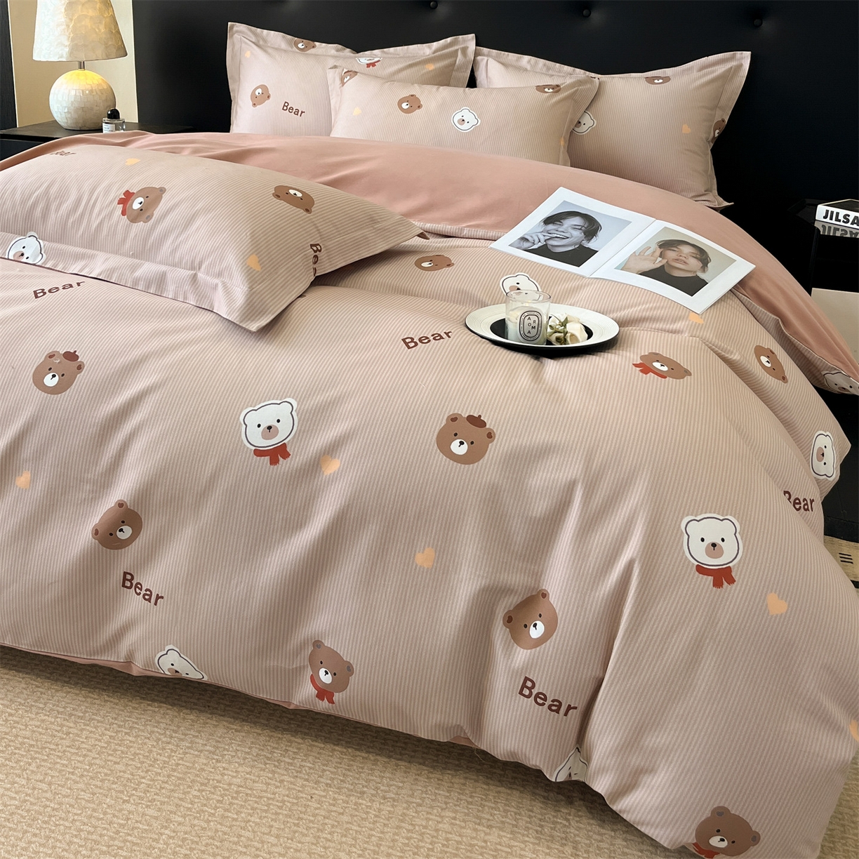 91家纺网 家纺一手货源 找家纺 笙意家纺 2025新款A类全棉纯棉磨毛刺绣印花四件套 小熊日记