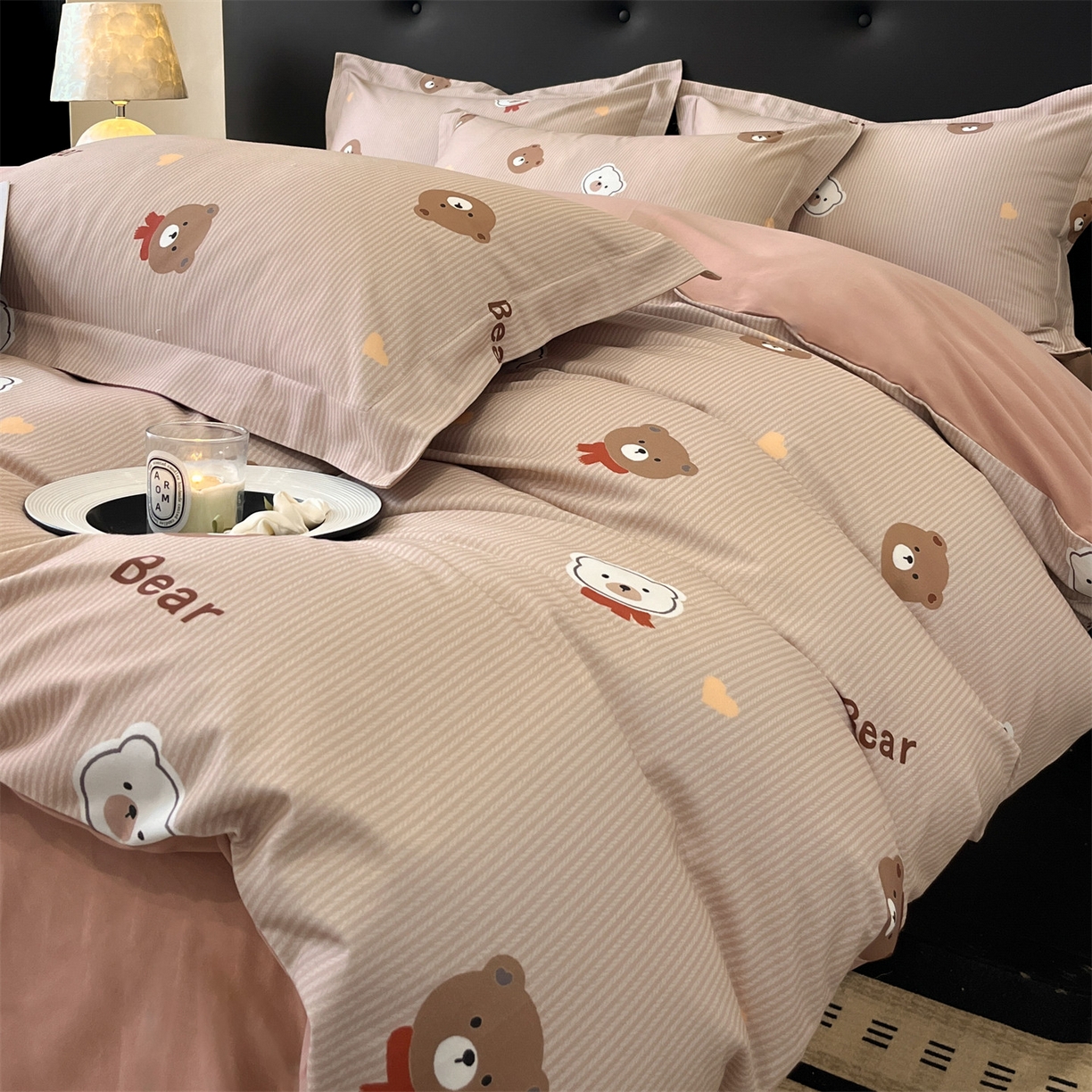 91家纺网 家纺一手货源 找家纺 笙意家纺 2025新款A类全棉纯棉磨毛刺绣印花四件套 小熊日记