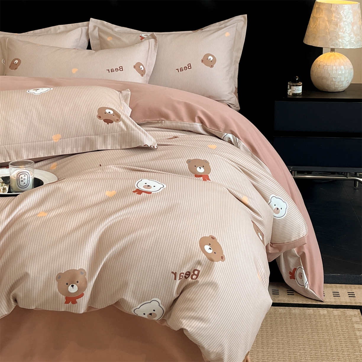 91家纺网 家纺一手货源 找家纺 笙意家纺 2025新款A类全棉纯棉磨毛刺绣印花四件套 小熊日记