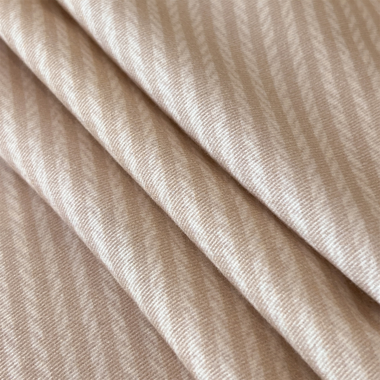 91家纺网 家纺一手货源 找家纺 笙意家纺 2025新款A类全棉纯棉磨毛刺绣印花四件套 小熊日记