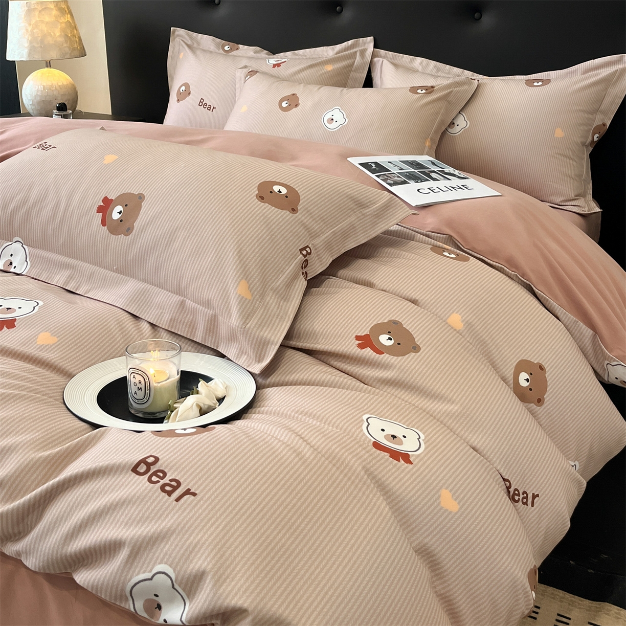 91家纺网 家纺一手货源 找家纺 笙意家纺 2025新款A类全棉纯棉磨毛刺绣印花四件套 小熊日记