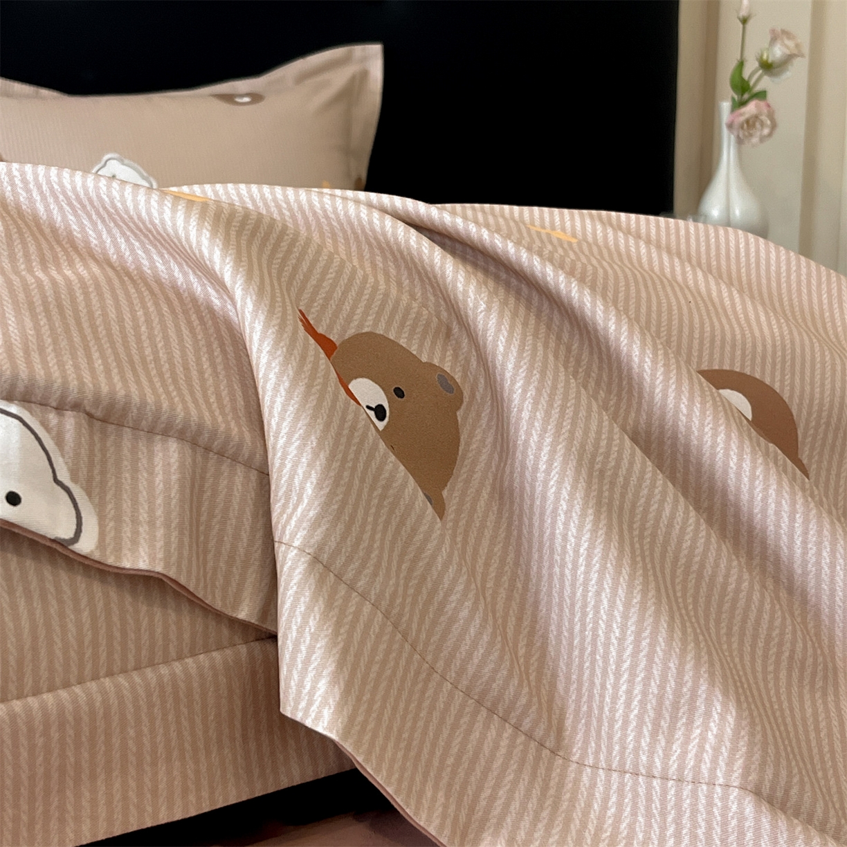 91家纺网 家纺一手货源 找家纺 笙意家纺 2025新款A类全棉纯棉磨毛刺绣印花四件套 小熊日记