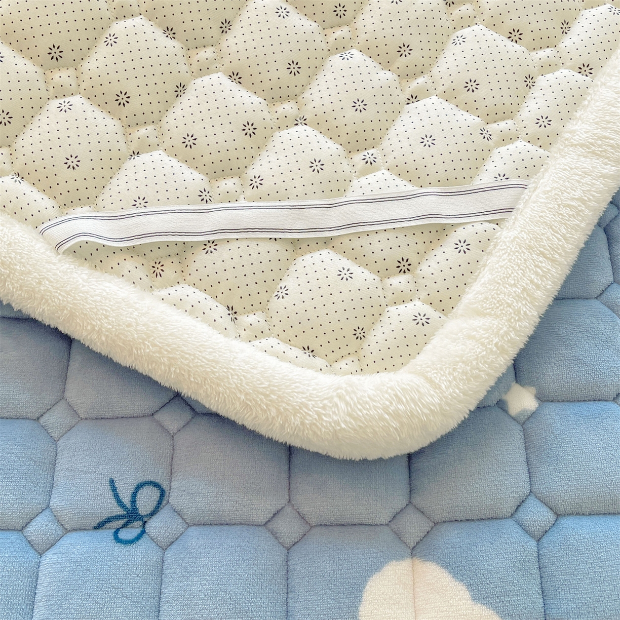 91家纺网 家纺一手货源 找家纺 雯豆家纺 2025新款加厚床垫床褥子牛奶绒床褥床护垫学生宿舍垫子铺底 牛奶绒床褥-星空小狗