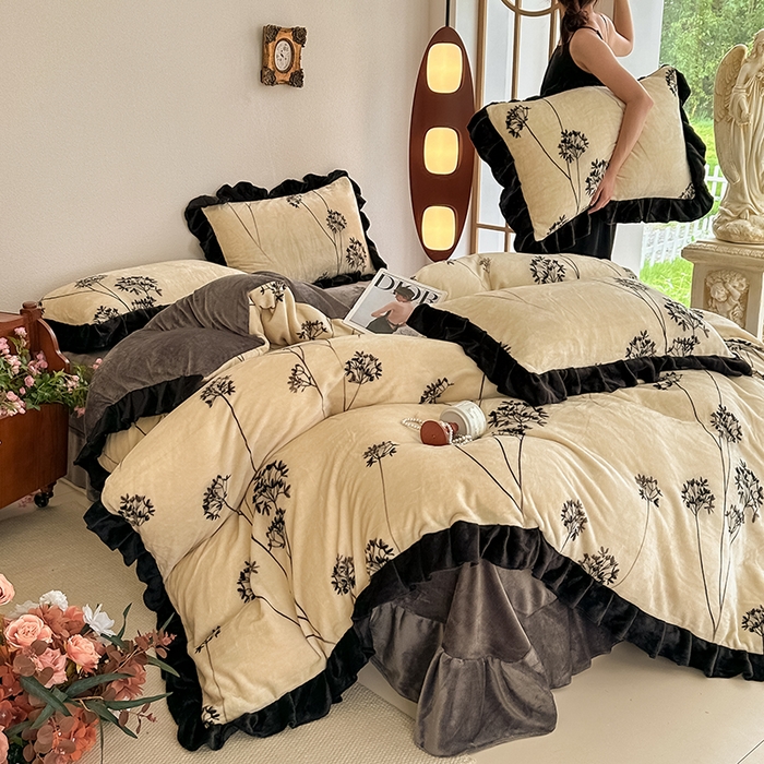 91家纺网 家纺一手货源 找家纺 总亿品2025新款直播爆款韩版赫本风高克重牛奶绒四件套床裙款 8.5斤（有买家秀加v）