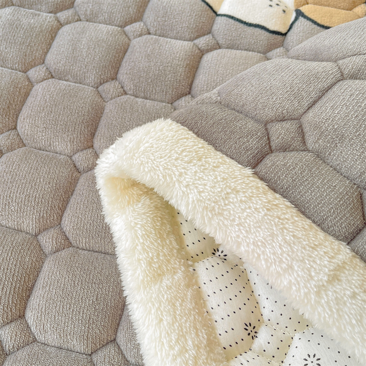 91家纺网 家纺一手货源 找家纺 雯豆家纺 2025新款加厚床垫床褥子牛奶绒床褥床护垫学生宿舍垫子铺底 牛奶绒床褥-阳光狗