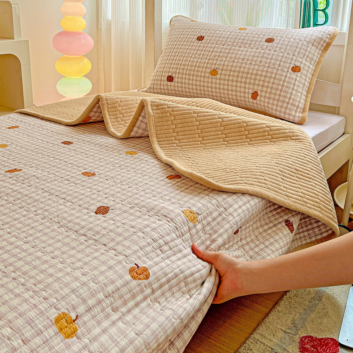 91家纺网 家纺一手货源 找家纺 （总）恒尚居 2025新款学生床盖纯棉牛奶绒 正反两用夹棉床单床垫-秋冬款 四季通用-系列二