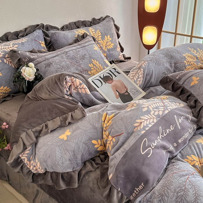 91家纺网 家纺一手货源 找家纺 总亿品2025新款直播爆款韩版赫本风高克重牛奶绒四件套床裙款 8.5斤（有买家秀加v）