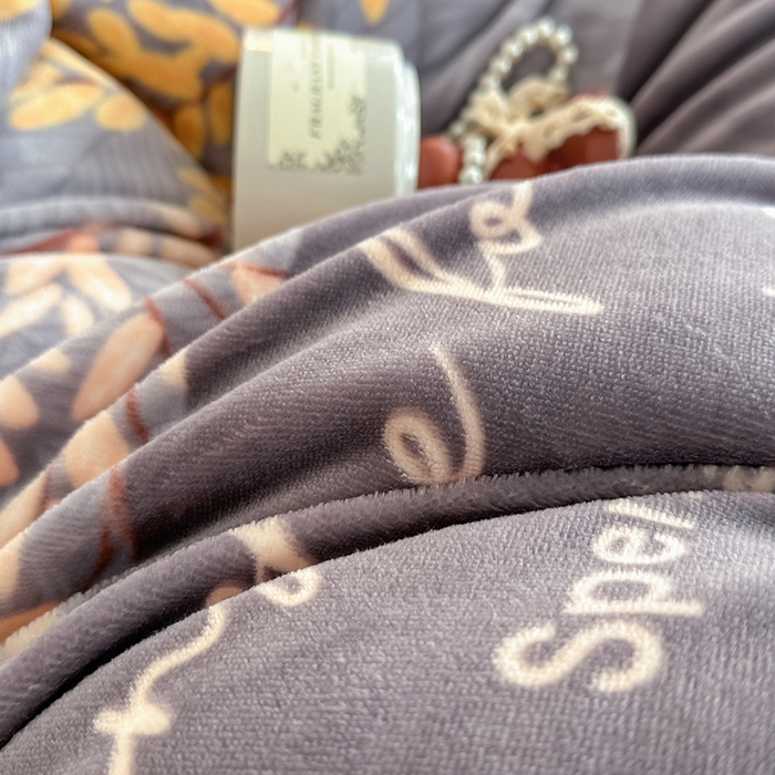 91家纺网 家纺一手货源 找家纺 总亿品2025新款直播爆款韩版赫本风高克重牛奶绒四件套床裙款 8.5斤（有买家秀加v）