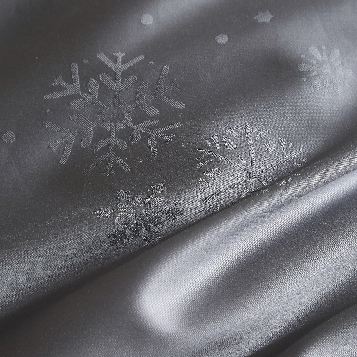 91家纺网 家纺一手货源 找家纺 （总）ONE TWO ONE 121 2025新款高支高密长绒棉高端贡缎精工提花（小cr ）四件套-雪落绒花系列【提供买家秀】