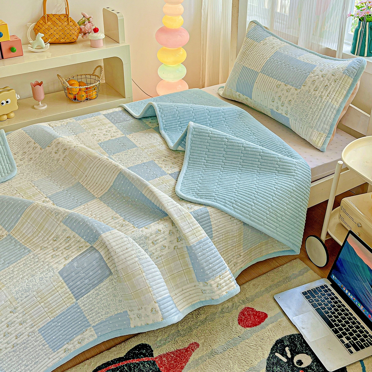 91家纺网 家纺一手货源 找家纺 恒尚居 2025新款学生床盖纯棉牛奶绒 正反两用夹棉床单床垫-秋冬款 四季通用-系列二 芳菲-蓝【A纯棉-B宝宝绒】