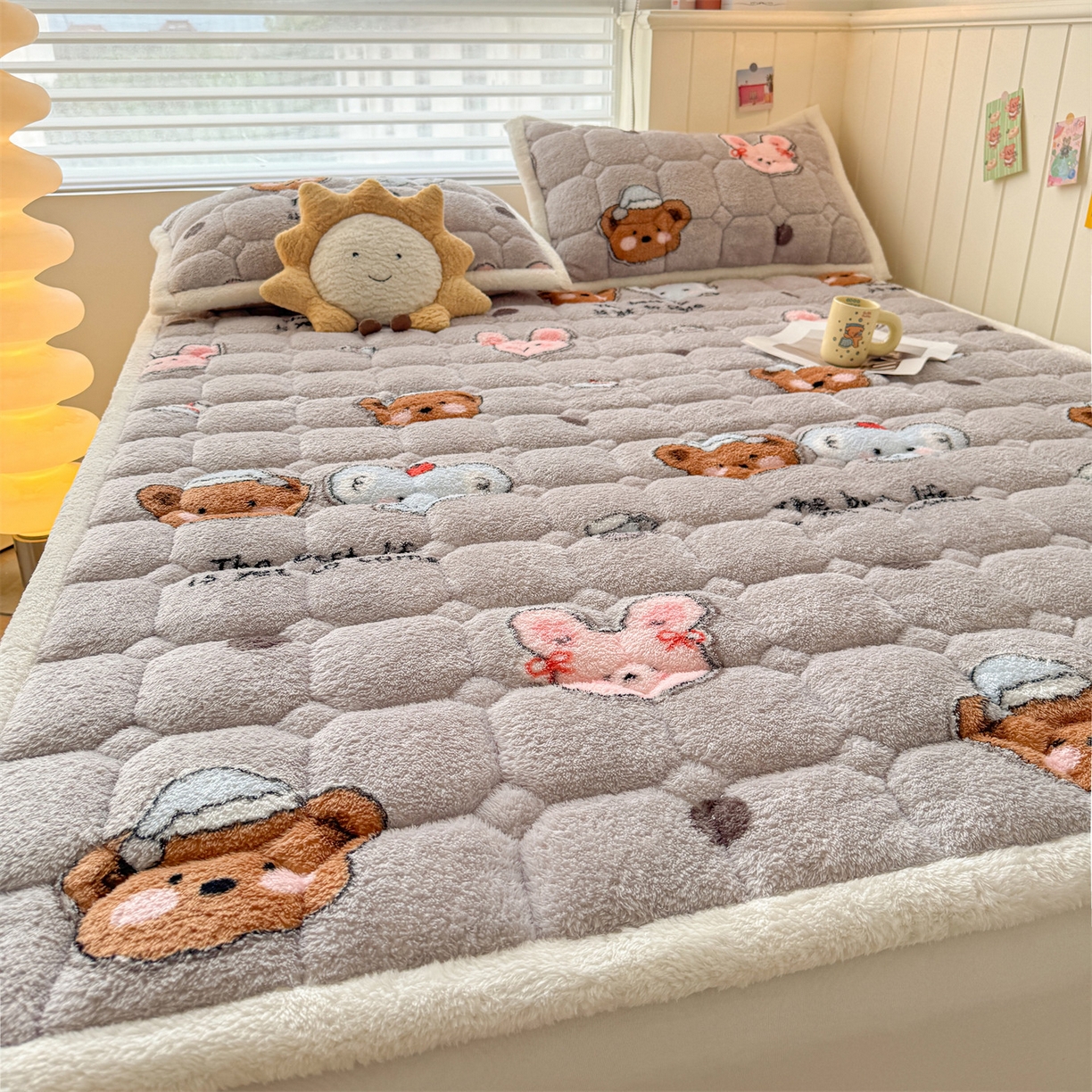 91家纺网 家纺一手货源 找家纺 （总）雯豆家纺 2025新款泰迪绒夹棉床褥子学生宿舍床垫床护垫子加厚卡通保护垫