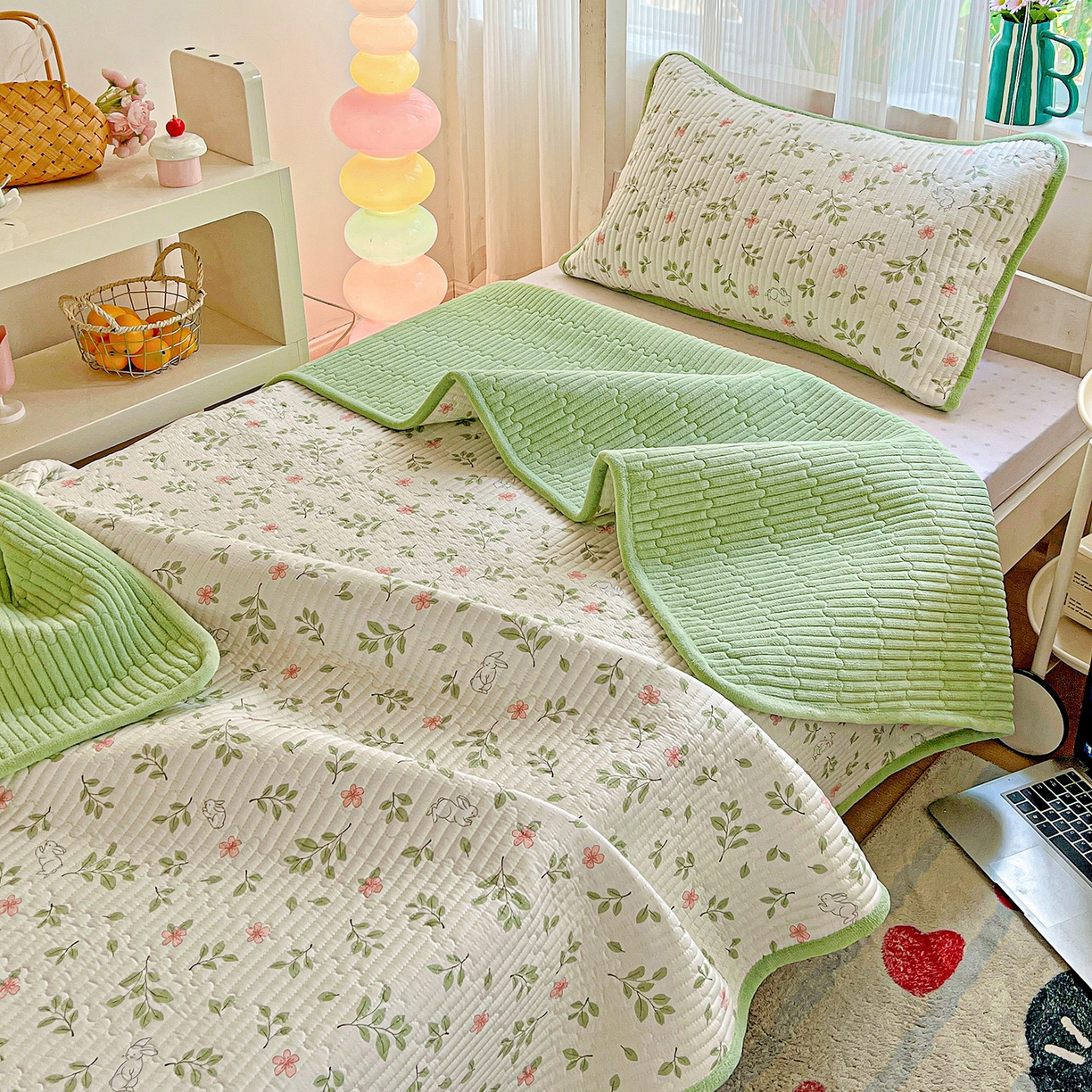 91家纺网 家纺一手货源 找家纺 恒尚居 2025新款学生床盖纯棉牛奶绒 正反两用夹棉床单床垫-秋冬款 四季通用-系列二 清新雅韵【A纯棉-B宝宝绒】