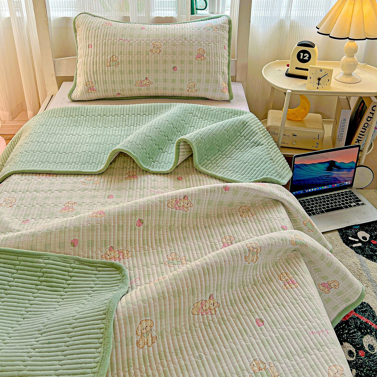 91家纺网 家纺一手货源 找家纺 恒尚居 2025新款学生床盖纯棉牛奶绒 正反两用夹棉床单床垫-秋冬款 四季通用-系列二 甜心旺旺【A纯棉-B宝宝绒】