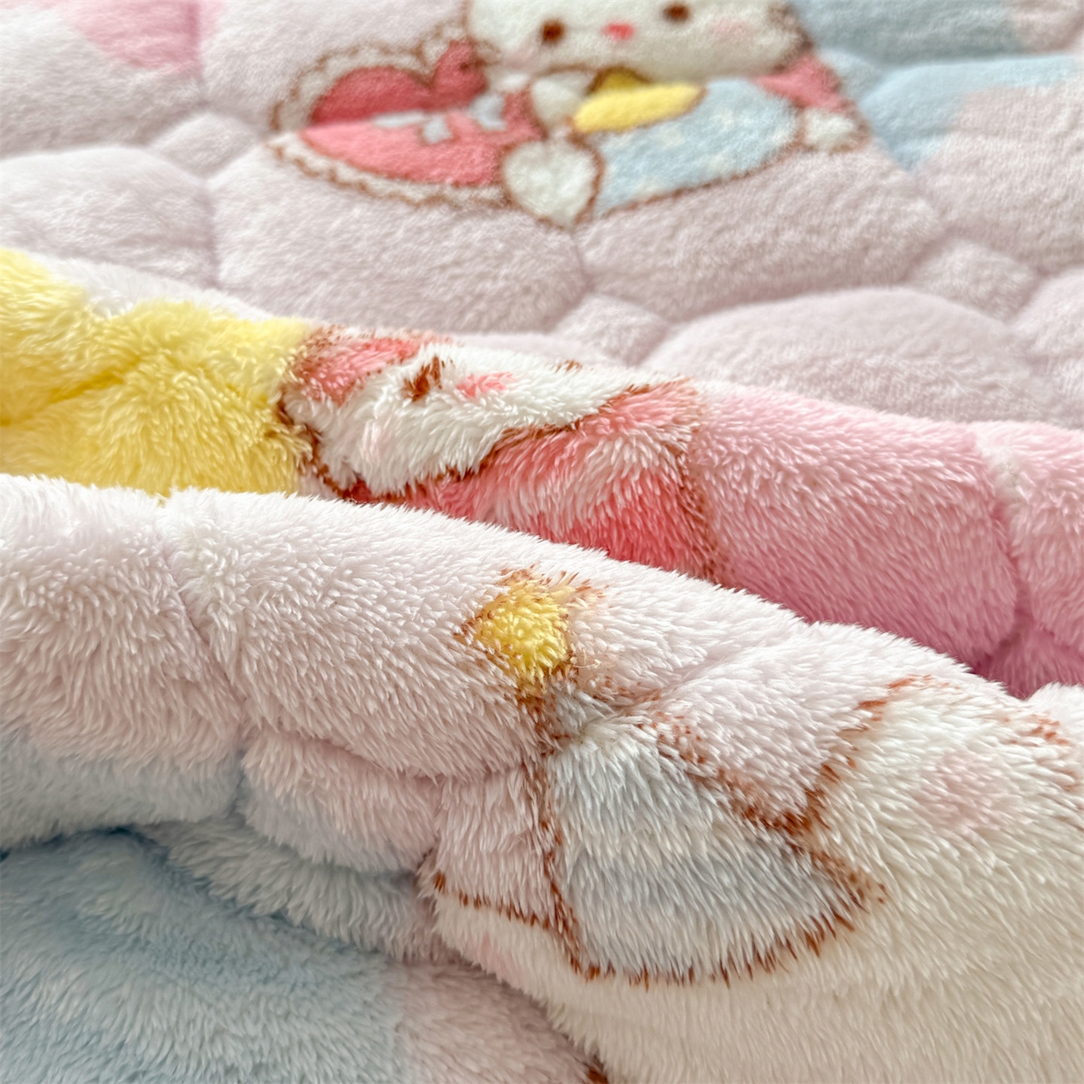 91家纺网 家纺一手货源 找家纺 雯豆家纺 2025新款泰迪绒夹棉床褥子学生宿舍床垫床护垫子加厚卡通保护垫 泰迪绒床褥-粉色KT