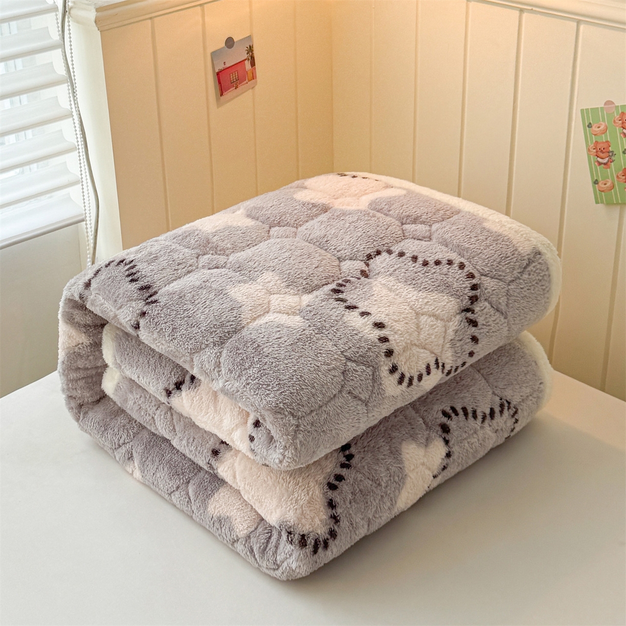 91家纺网 家纺一手货源 找家纺 雯豆家纺 2025新款泰迪绒夹棉床褥子学生宿舍床垫床护垫子加厚卡通保护垫 泰迪绒床褥-浩瀚星辰