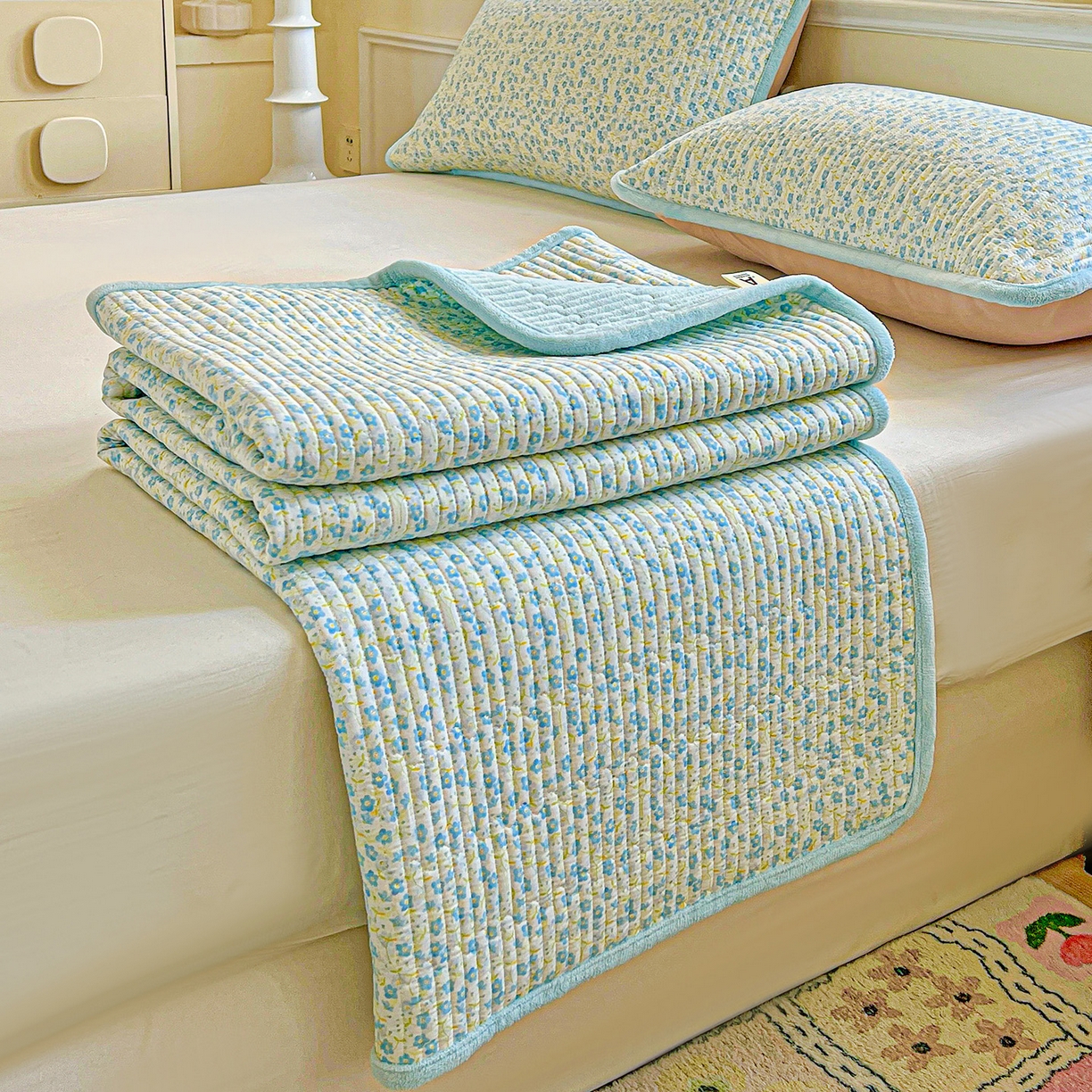 91家纺网 家纺一手货源 找家纺 恒尚居 2025新款学生床盖纯棉牛奶绒 正反两用夹棉床单床垫-秋冬款 四季通用-系列二 雪兰【A纯棉-B宝宝绒】