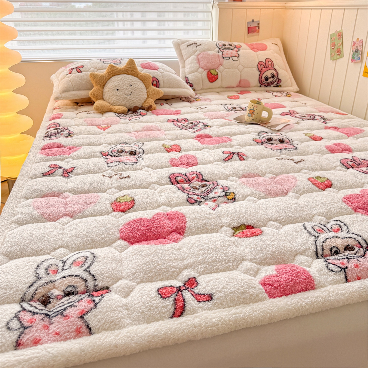 91家纺网 家纺一手货源 找家纺 雯豆家纺 2025新款泰迪绒夹棉床褥子学生宿舍床垫床护垫子加厚卡通保护垫 泰迪绒床褥-可爱布布