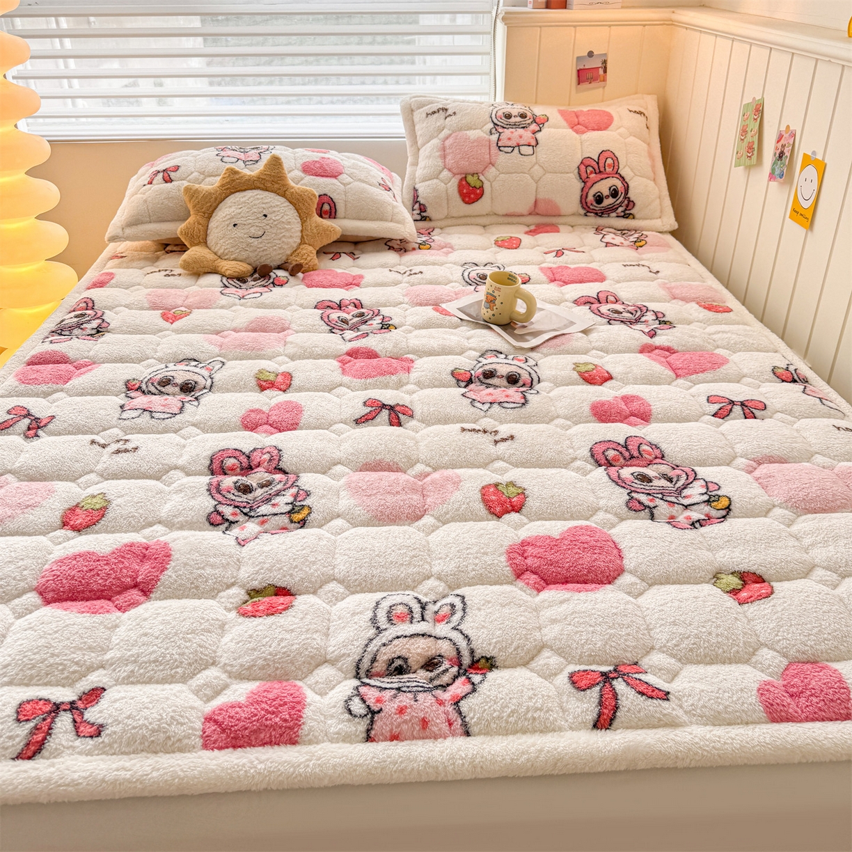 91家纺网 家纺一手货源 找家纺 雯豆家纺 2025新款泰迪绒夹棉床褥子学生宿舍床垫床护垫子加厚卡通保护垫 泰迪绒床褥-可爱布布