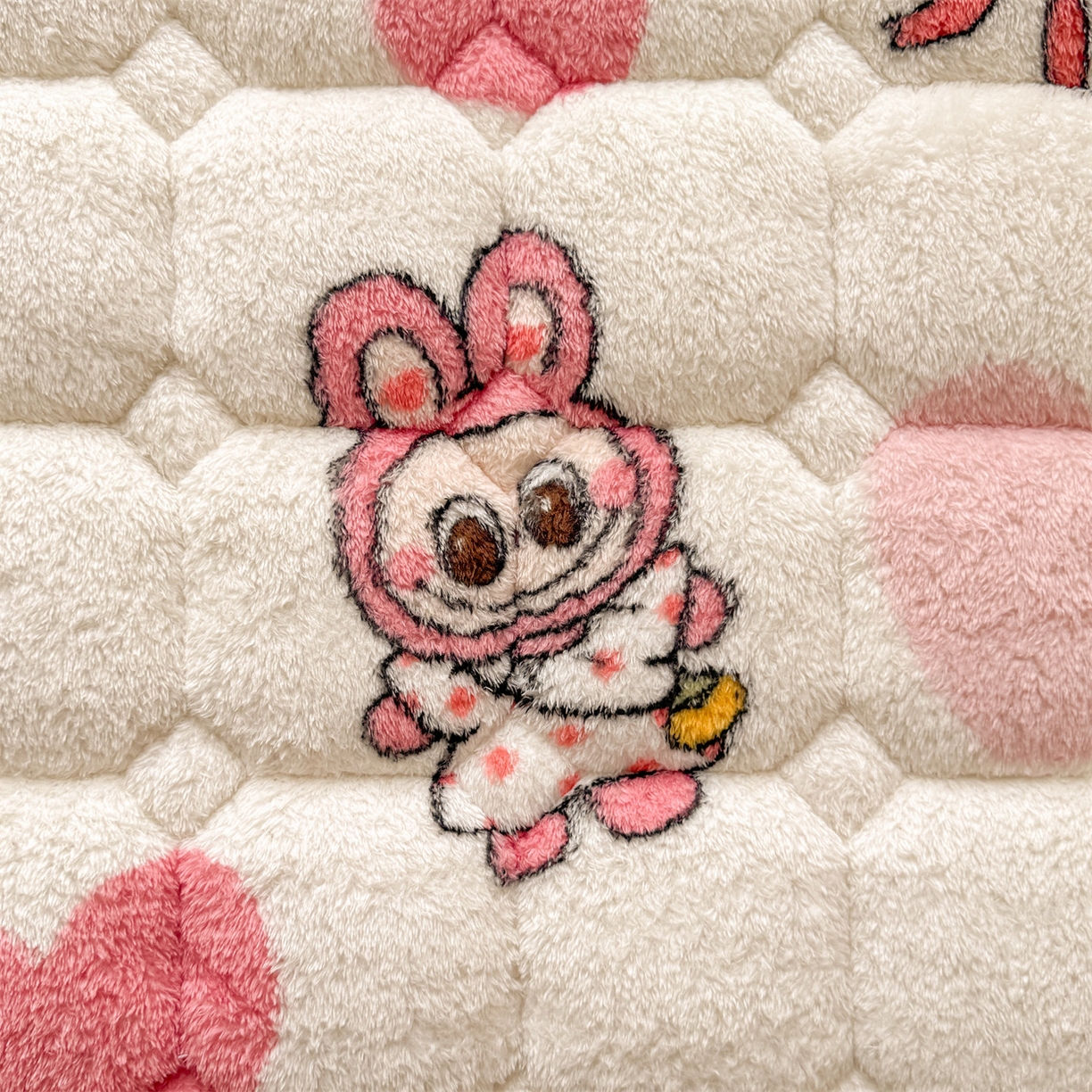 91家纺网 家纺一手货源 找家纺 雯豆家纺 2025新款泰迪绒夹棉床褥子学生宿舍床垫床护垫子加厚卡通保护垫 泰迪绒床褥-可爱布布