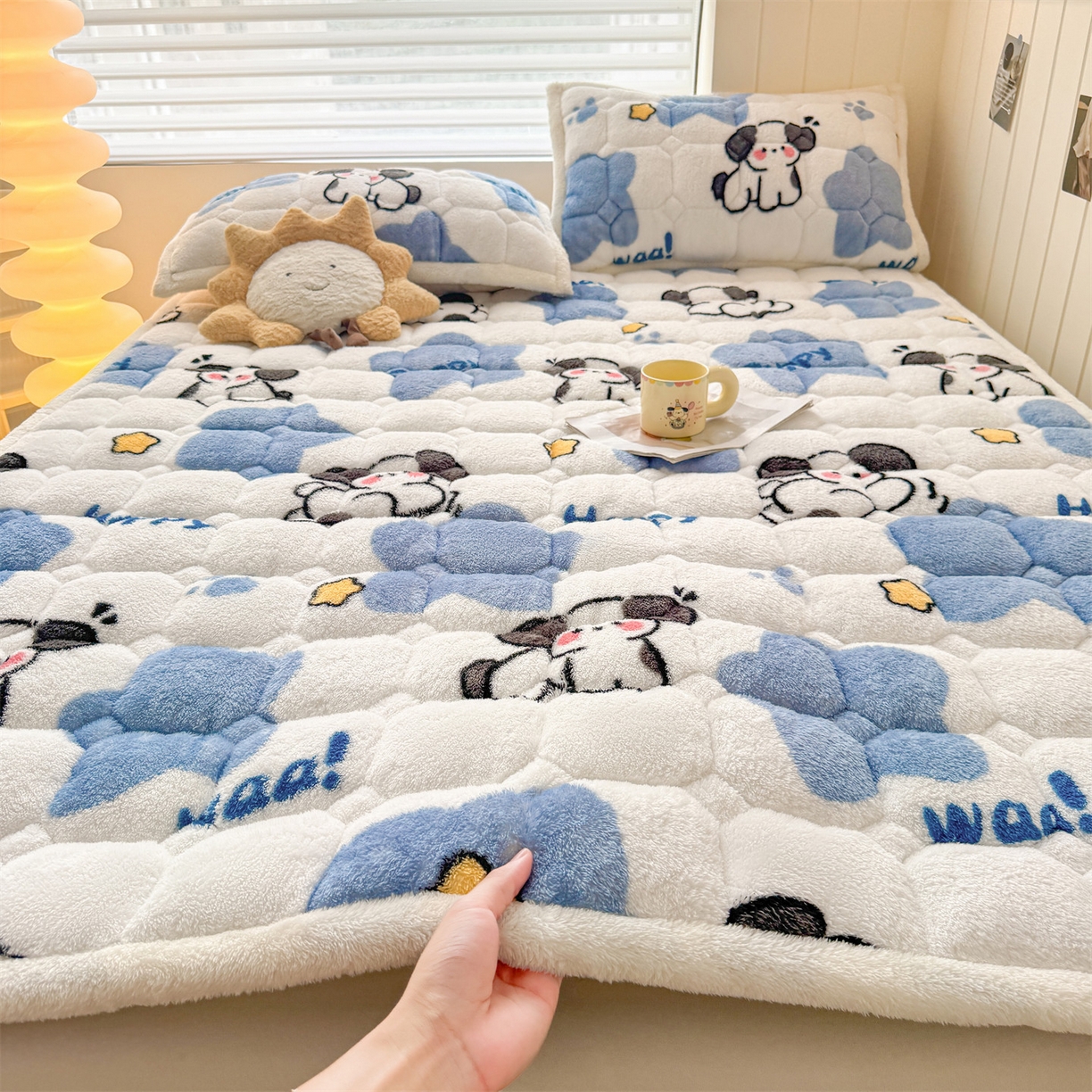 雯豆家纺 2025新款泰迪绒夹棉床褥子学生宿舍床垫床护垫子加厚卡通保护垫 泰迪绒床褥-顽皮狗-兰