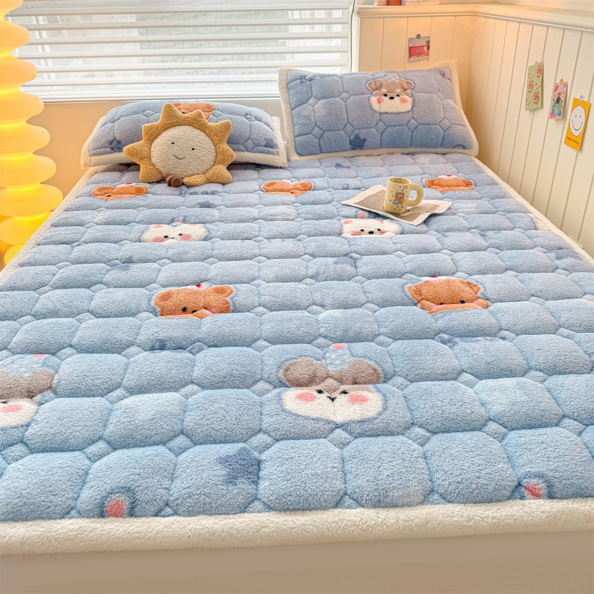 91家纺网 家纺一手货源 找家纺 雯豆家纺 2025新款泰迪绒夹棉床褥子学生宿舍床垫床护垫子加厚卡通保护垫 泰迪绒床褥-星空狗