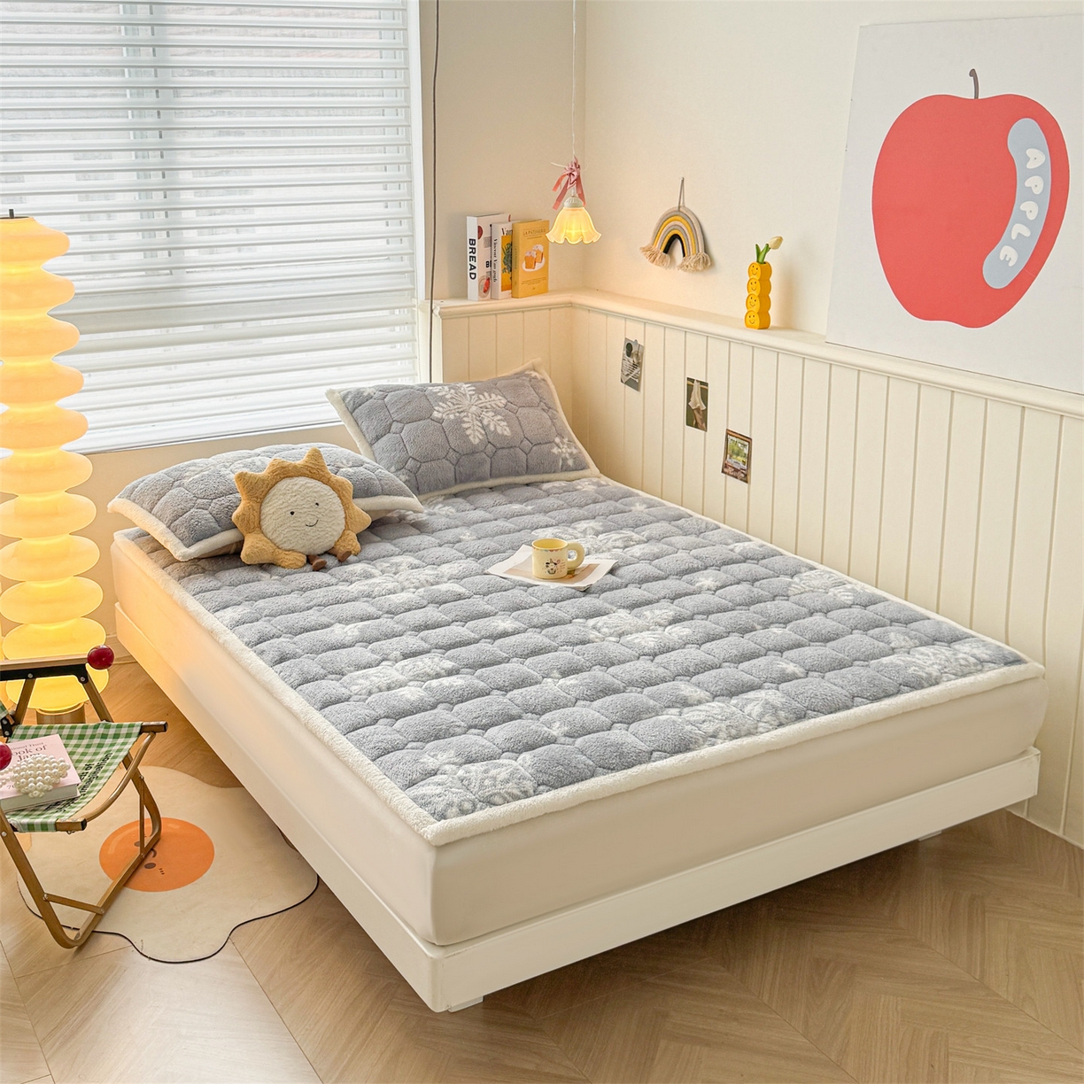 91家纺网 家纺一手货源 找家纺 雯豆家纺 2025新款泰迪绒夹棉床褥子学生宿舍床垫床护垫子加厚卡通保护垫 泰迪绒床褥-雪花飘飘-灰