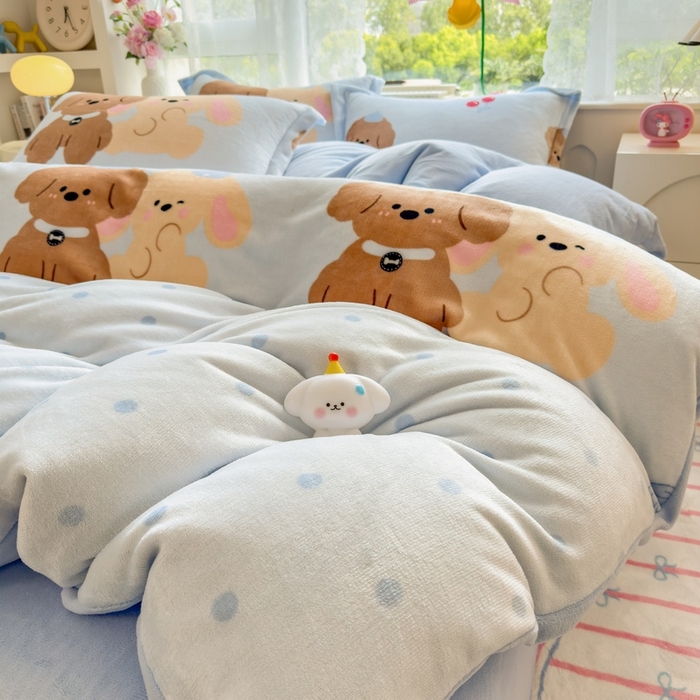 91家纺网 家纺一手货源 找家纺 丝羽坊 2025新款200克加厚小清新牛奶绒床单款 床笠款四件套 被套 宠物派对