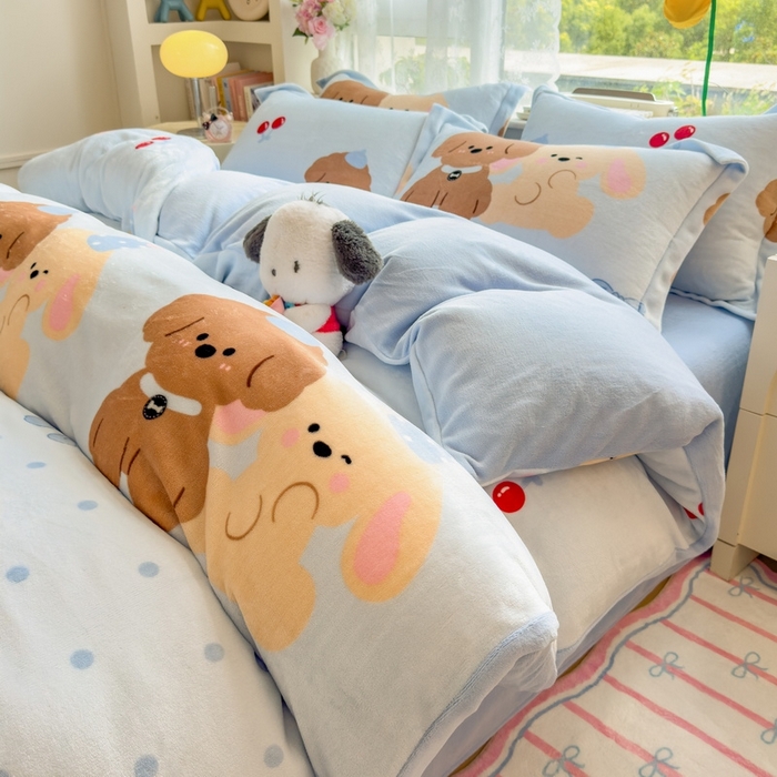 91家纺网 家纺一手货源 找家纺 丝羽坊 2025新款200克加厚小清新牛奶绒床单款 床笠款四件套 被套 宠物派对